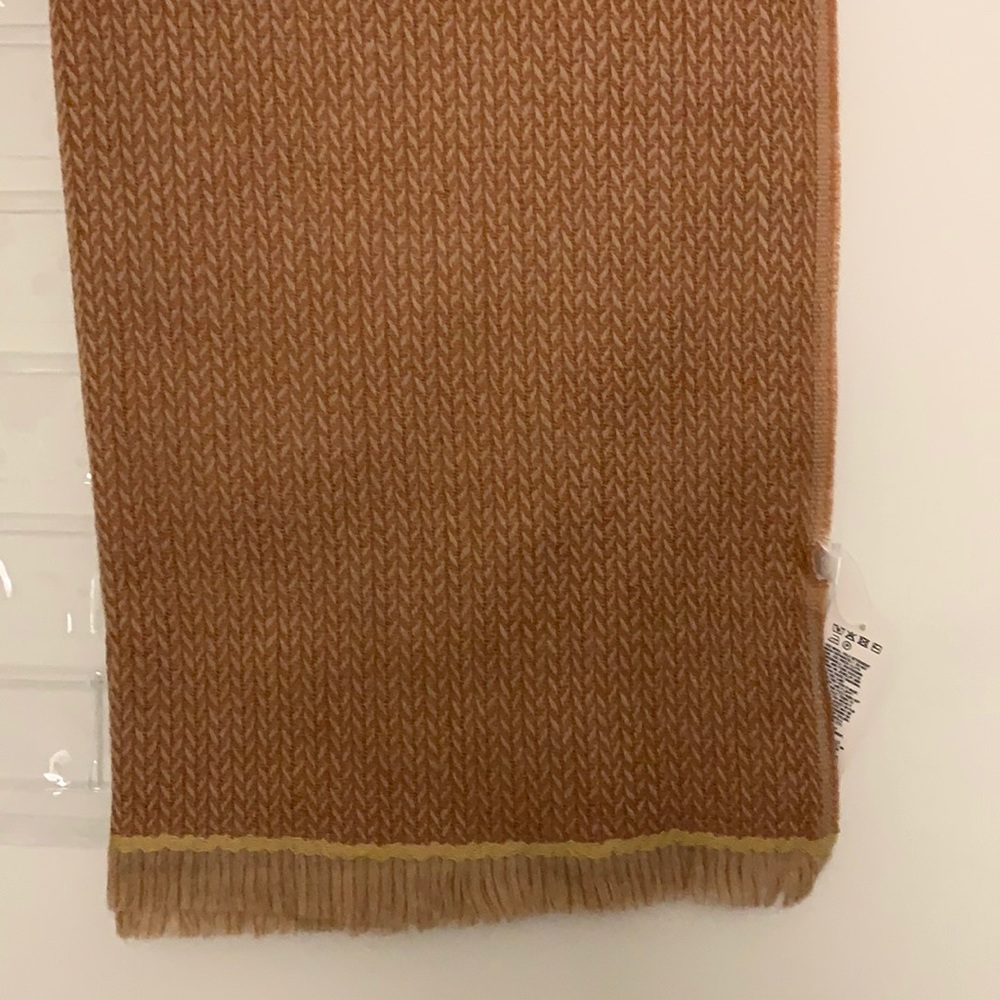 new Uniqlo 100% wool scarf orange